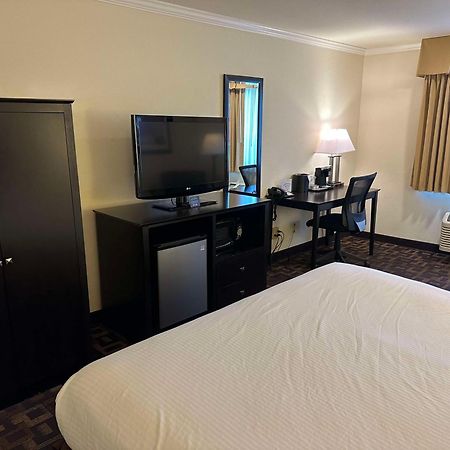 Best Western Plus Inn Of Hayward Bagian luar foto