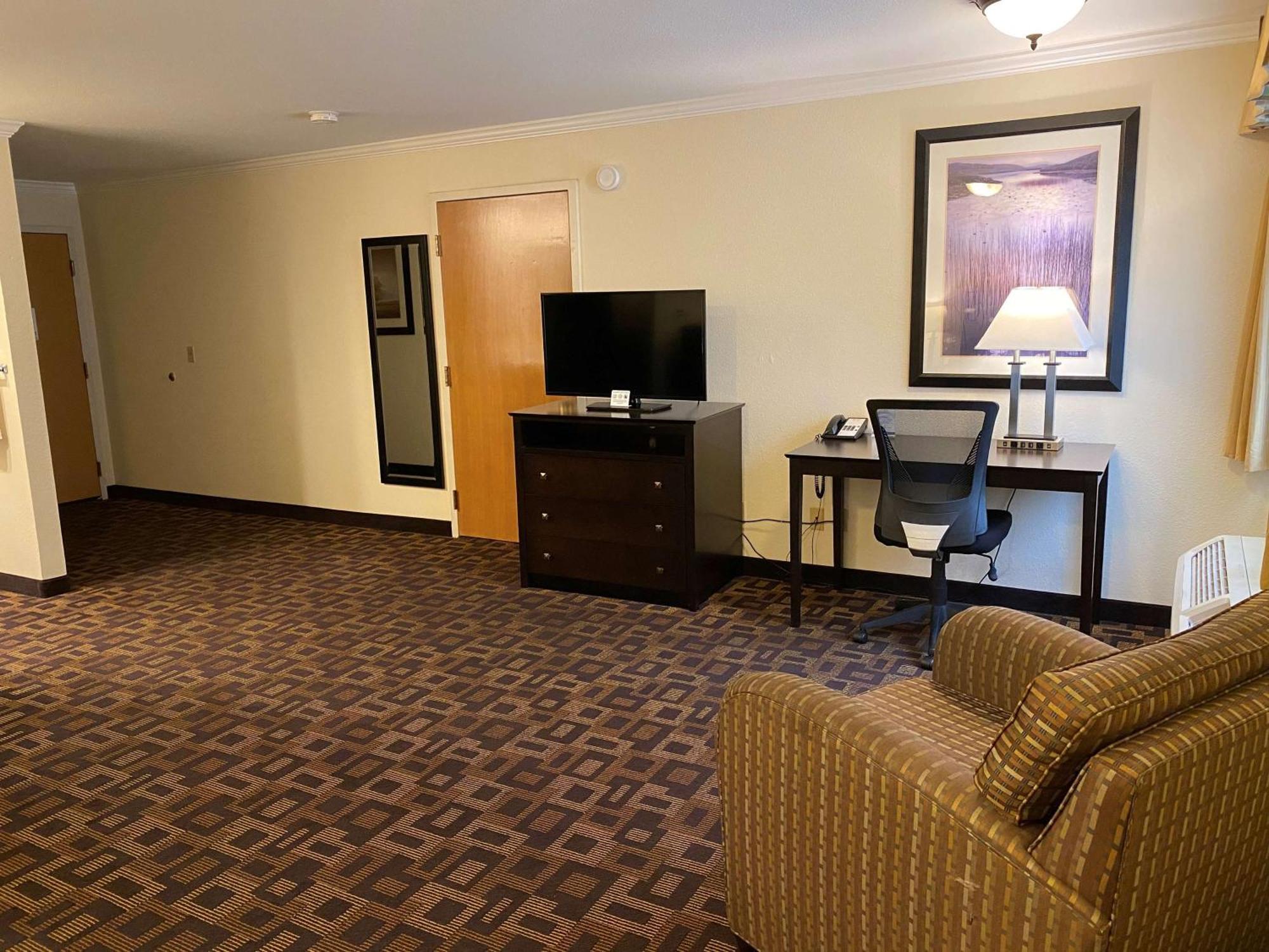 Best Western Plus Inn Of Hayward Bagian luar foto